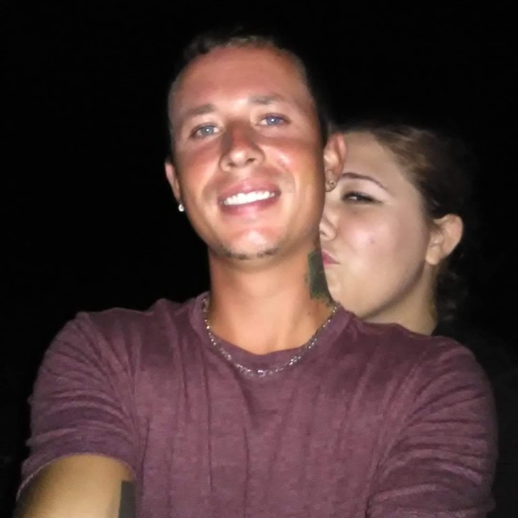 Profile Picture of Richard Fain (@richardfain720) on Poshmark