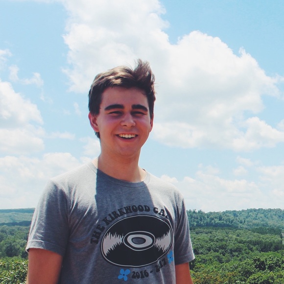 Profile Picture of Jonathan Munroe (@jmunroe97) on Poshmark