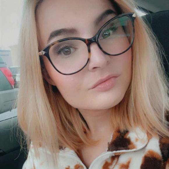 Profile Picture of Colleen Ekey (@collekey) on Poshmark