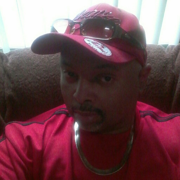 Profile Picture of Bryant Glover (@kieth49) on Poshmark