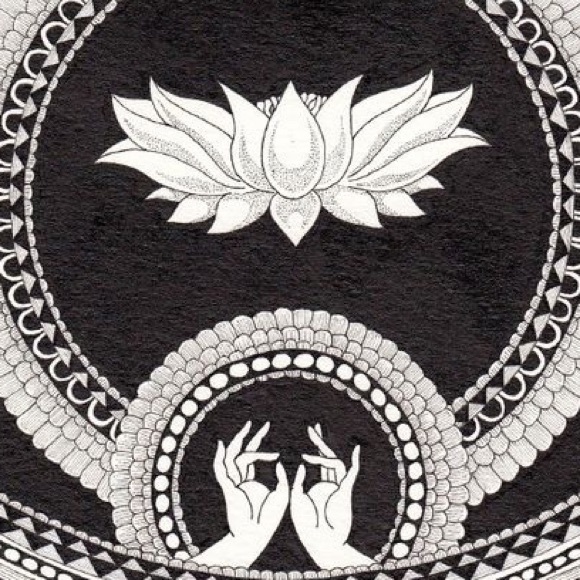 Profile Picture of Christina Thalasitis (@cthalasitis) on Poshmark