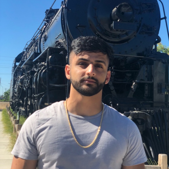 Profile Picture of Emmanuel Victor (@emmanuel_victor) on Poshmark