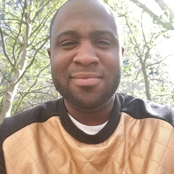 Profile Picture of Javon Cummings (@jaysummers718) on Poshmark