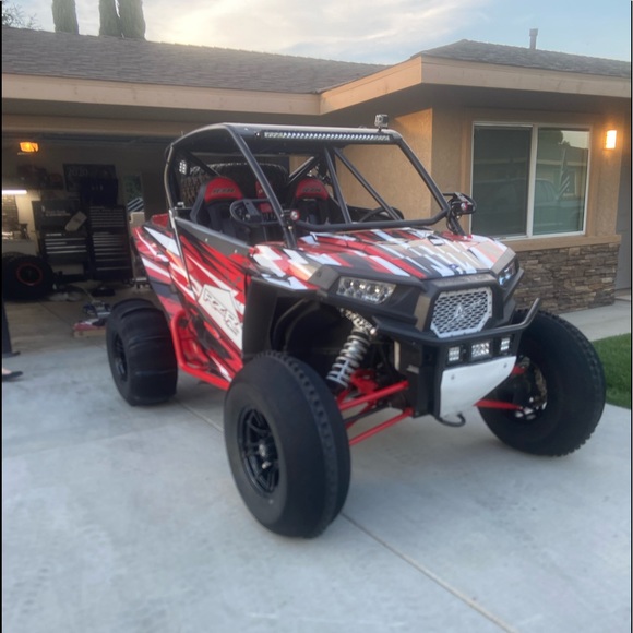 Profile Picture of David Armagost (@redrzr) on Poshmark