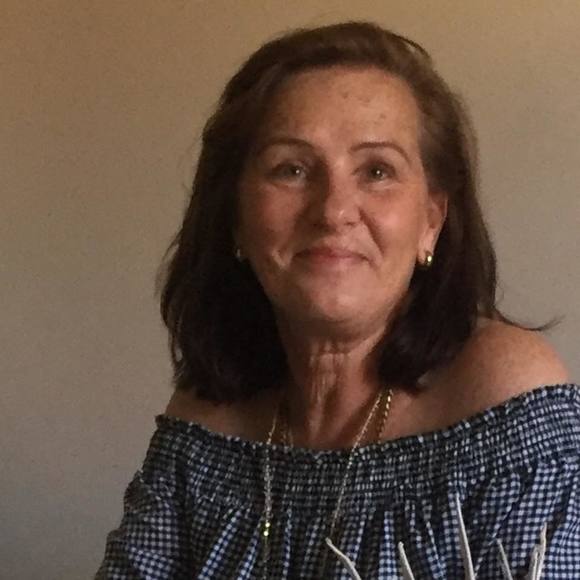 Profile Picture of Janine Castles (@janinecastles) on Poshmark