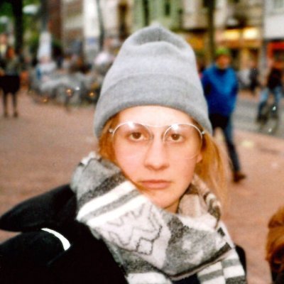 Profile Picture of Lara Winter (@retniWaraL) on Twitter