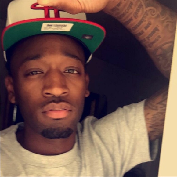 Profile Picture of Ken Ross (@kennsross223) on Poshmark