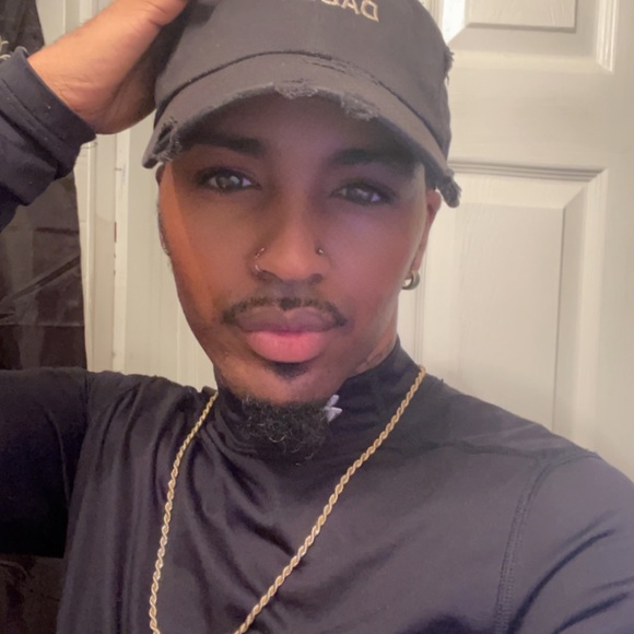 Profile Picture of Anton Sims (@antonsims11) on Poshmark