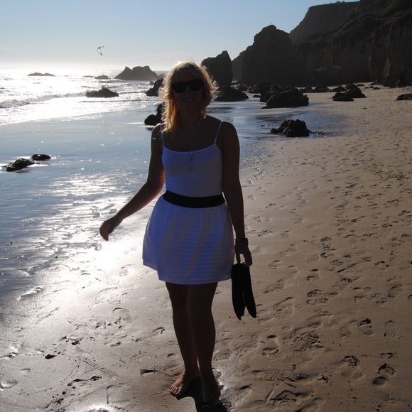 Profile Picture of Kris Richards (@kristinestoned) on Poshmark