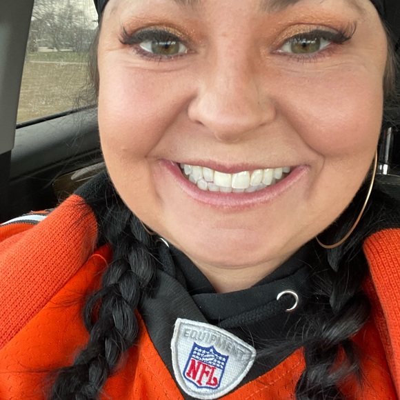 Profile Picture of Abby Seagraves (@abbyseagraves) on Poshmark