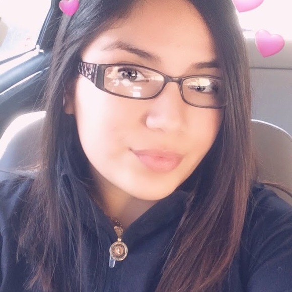 Lorena Jasso - Poshmark Profile Picture of Lorena Jasso (@lorenuuh_) on Poshmark