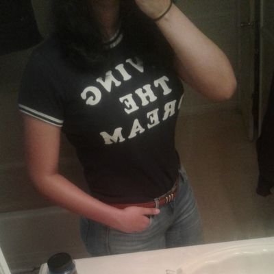 Profile Picture of Gloria BaLe (@GloriaLen6) on Twitter