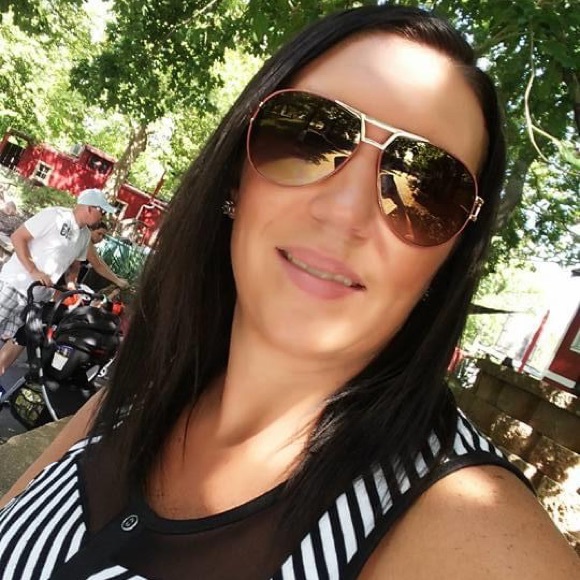 Profile Picture of Kimberly Michael (@kimm77131) on Poshmark