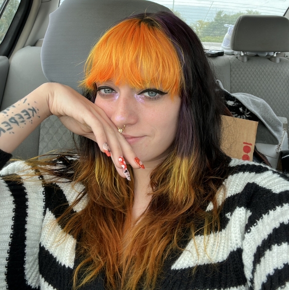 Profile Picture of Shayla Shier (@shaylashier) on Poshmark