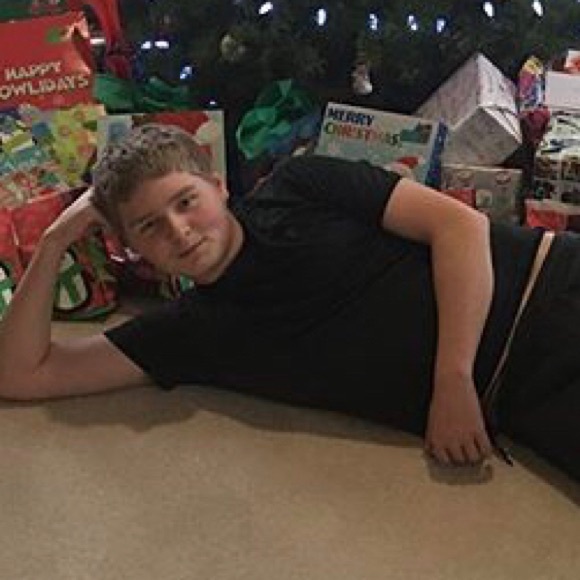 Profile Picture of Daniel Neal (@danielneal05) on Poshmark