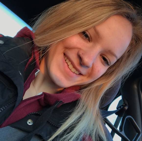 Profile Picture of Gabriela Fahling (@gabrielagraceee) on Poshmark