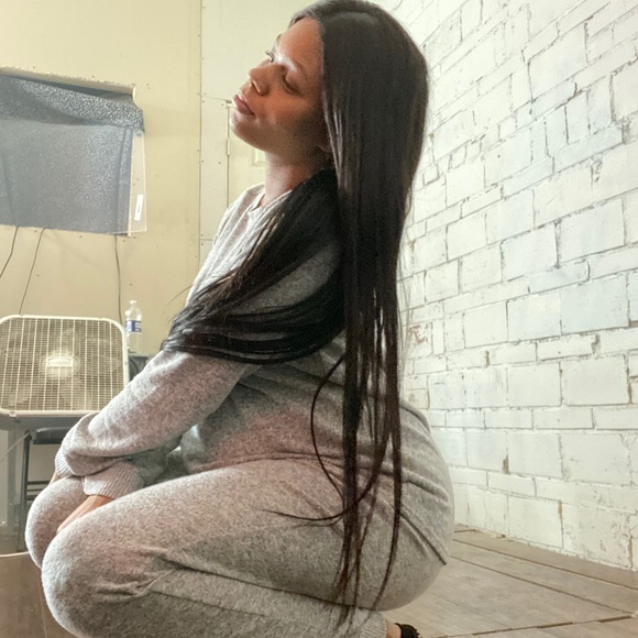 Profile Picture of Nevaeh Moore (@lnb_vaeh) on Poshmark