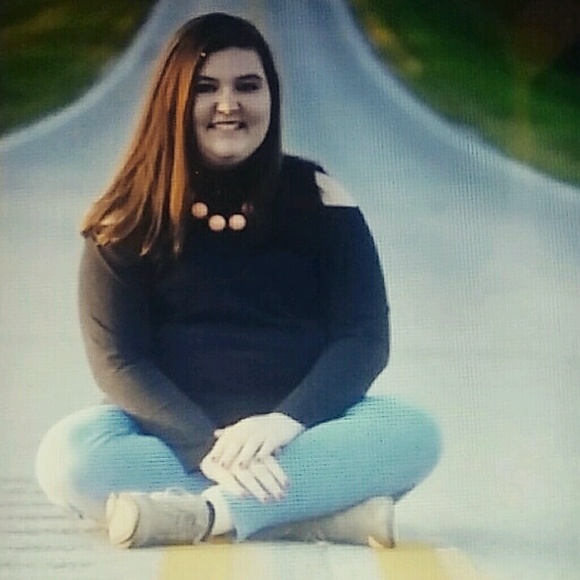 Profile Picture of Haley Snider (@snider2019) on Poshmark