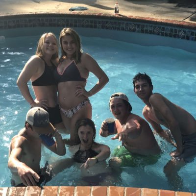 Profile Picture of Julia Beard (@juliabe66468335) on Twitter