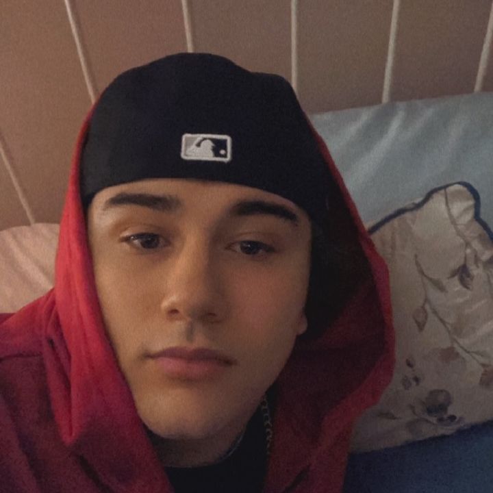 Profile Picture of Wavvysworld 🌎 (@carlosshort755) on Tiktok