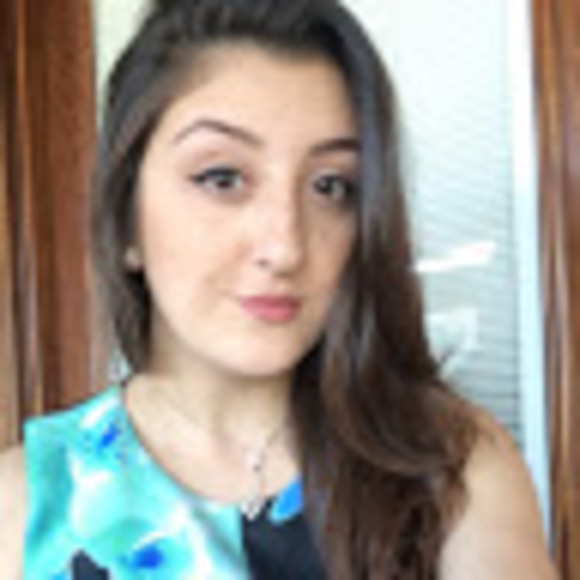 Profile Picture of Johanna Taborda (@electricthreads) on Poshmark