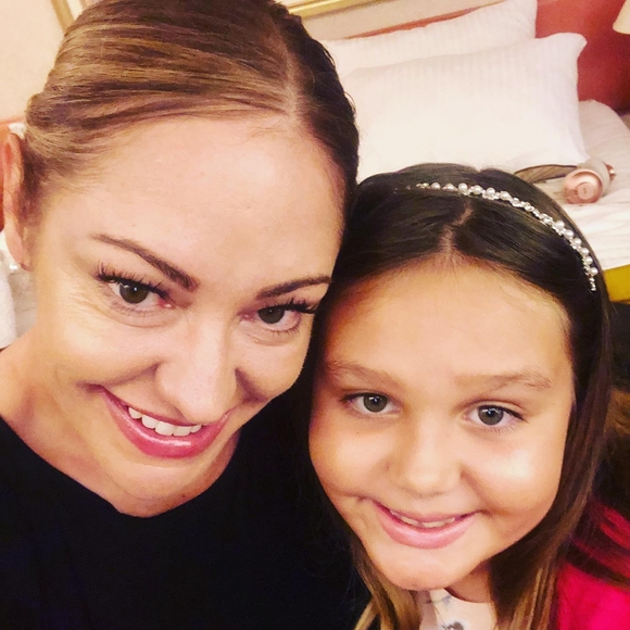 Profile Picture of Alixe Garcia (@tulipgarcia) on Poshmark