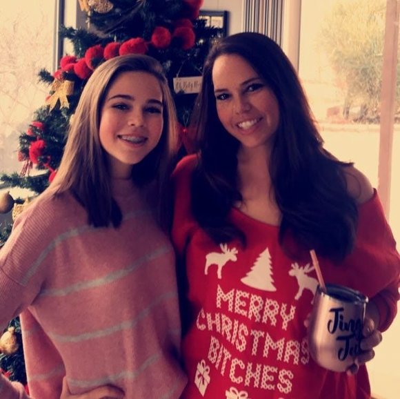 Profile Picture of Robyn Andersen (@rbradshaw78) on Poshmark