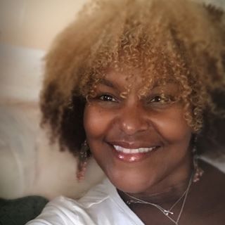 Profile Picture of Lorree Robinson (@lorree.robinson.5) on Facebook