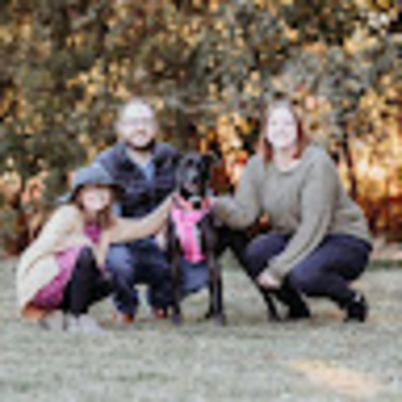 Profile Picture of Joanie Hughes (@joanieslp) on Poshmark