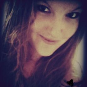 Profile Picture of Danielle Labonte (@greeneyemoma) on Pinterest