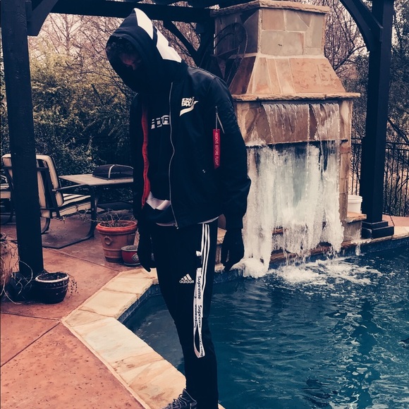 Profile Picture of Kyle Sproul (@k4dude) on Poshmark