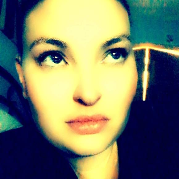 Profile Picture of Danielle Karasov (@dkarasov) on Poshmark