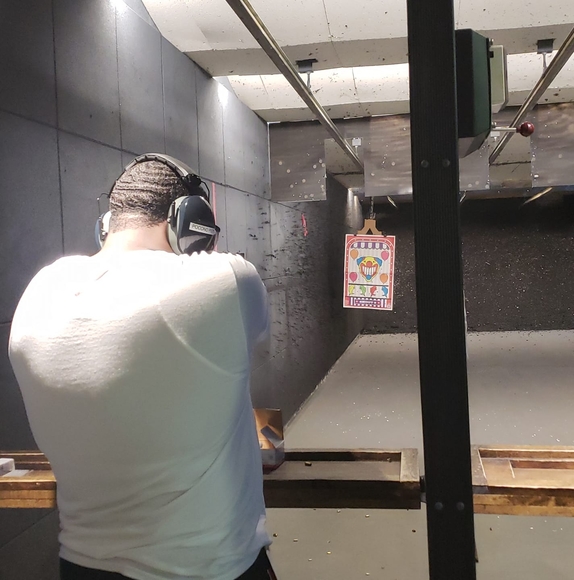 Profile Picture of Fox Benjamin (@foxbenjamin) on Poshmark