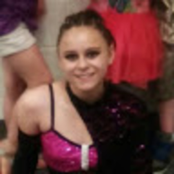 Profile Picture of Isabelle Turner (@izzyturner2005) on Poshmark