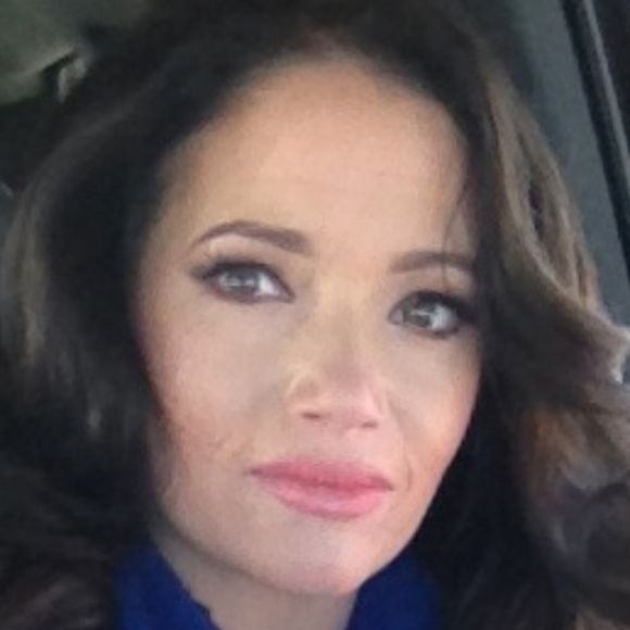 Profile Picture of Kimberly Regoulinsky (@kregoulinsky123) on Poshmark