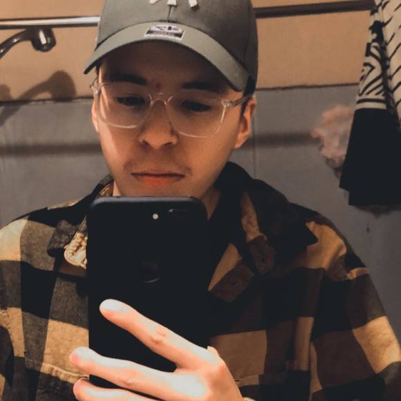 Profile Picture of Paul Yves (@paulyves) on Poshmark