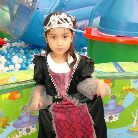 Profile Picture of Glenda Tuscher (@amandajane0527) on Poshmark