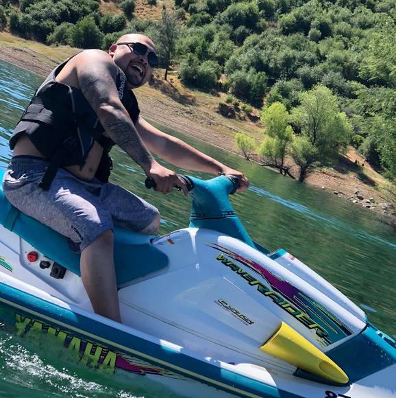 Profile Picture of Leo Rojas (@leo_rojas) on Poshmark