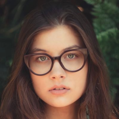 Profile Picture of Isabela Carvalho (@isacarvie) on Twitter