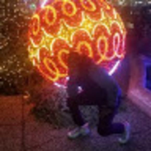 Profile Picture of Kevin Pink (@kevinpink1986) on Poshmark