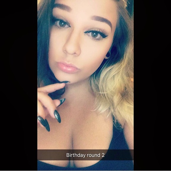 Profile Picture of Alyssa Wanish (@alyssaliciousss) on Poshmark