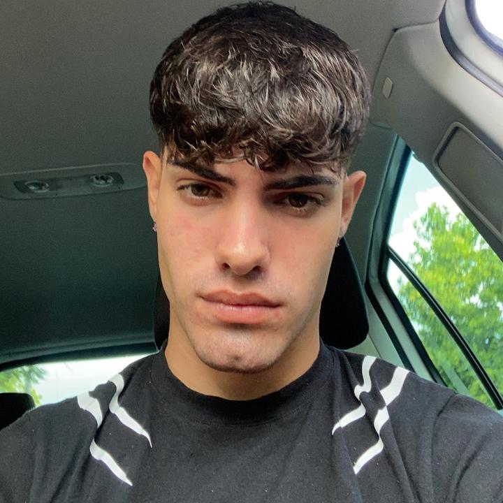 Profile Picture of   3d998c3f7f5dd36138eed76f7cb... (@simonenoto) on Tiktok