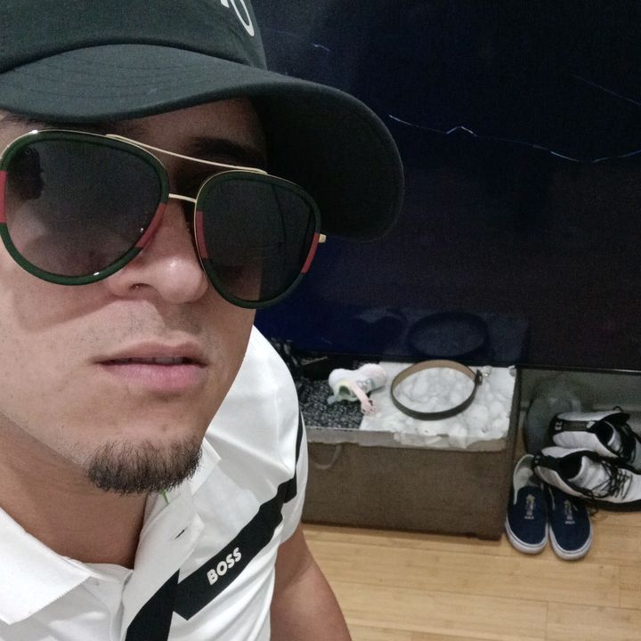 Profile Picture of alex (@alexapple82) on Tiktok