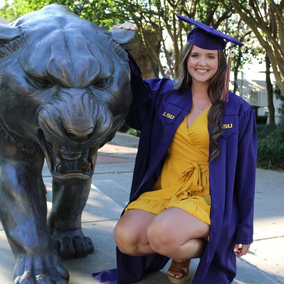 Profile Picture of Bailey Breuhl (@baileybreuhl) on Poshmark