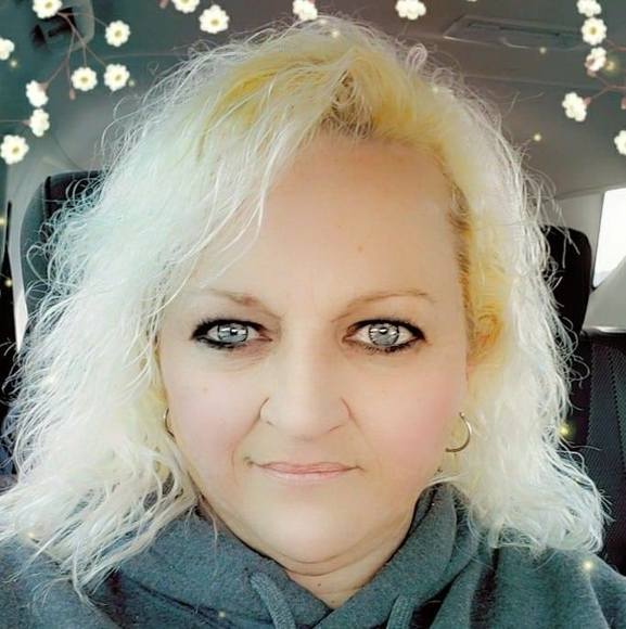 Profile Picture of Stacy toombs Eshbaugh (@seshbaugh) on Poshmark