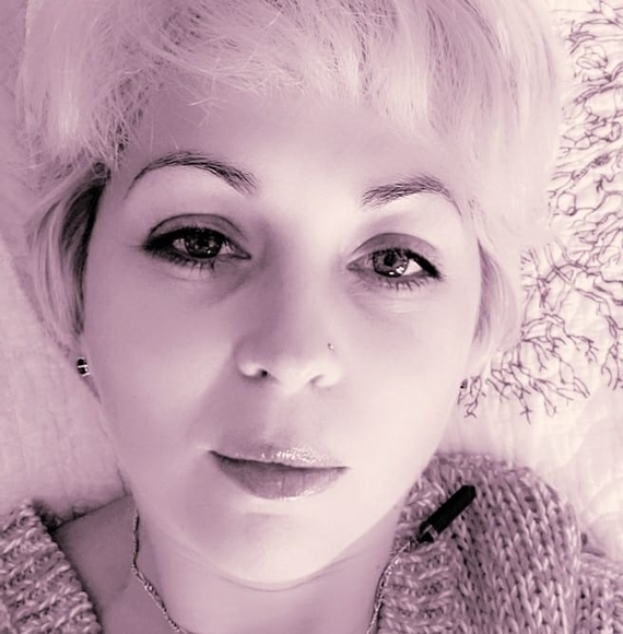 Profile Picture of Andreea Constantinescu (@aml489) on Poshmark