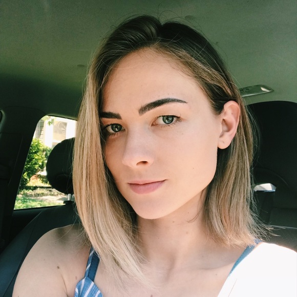 Profile Picture of Hanna Paulava (@hannapaulava) on Poshmark
