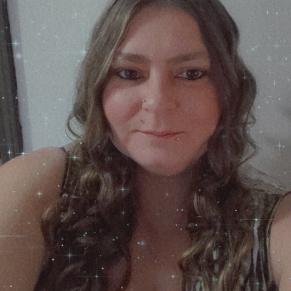 Profile Picture of Nikki Crager (@nycrager) on Poshmark