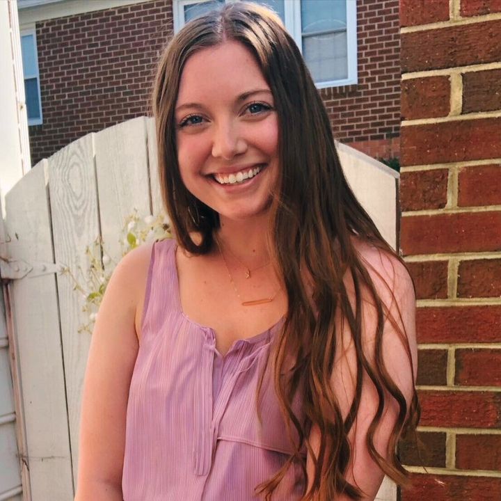 Profile Picture of Kelly (@kellyhoops) on Tiktok