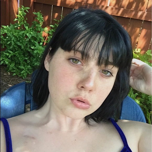 Profile Picture of Isabella Frensley (@mariafrens) on Poshmark